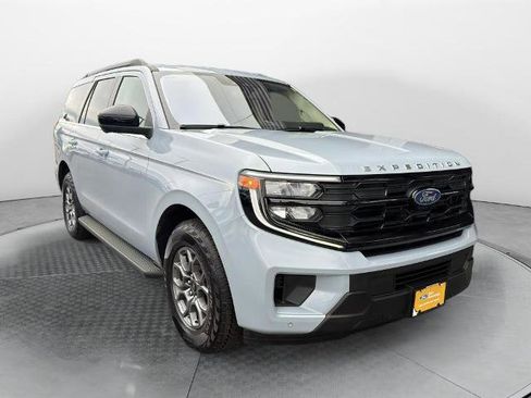 Certified 2025 Ford Expedition Active AWD/4WD image 1