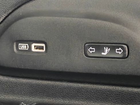 Used 2017 Chrysler Pacifica Limited FWD image 33