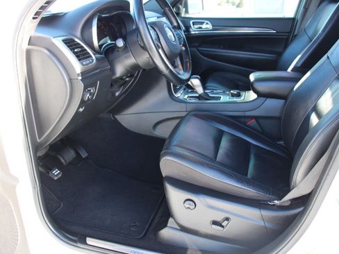 Used 2020 Jeep Grand Cherokee Limited image 11