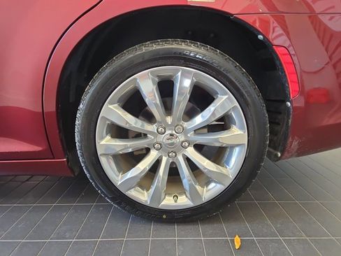 Used 2019 Chrysler 300 Limited w/ Light Group image 24