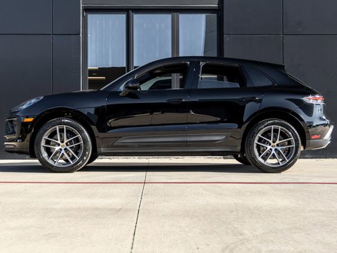 Certified 2026 Porsche Macan image 2
