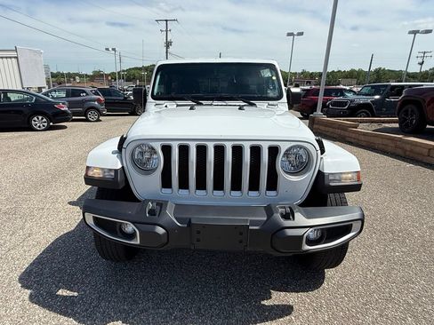 Used 2023 Jeep Wrangler Unlimited Sahara AWD/4WD image 32