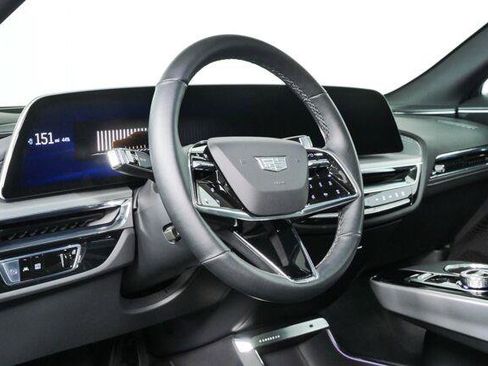 Used 2025 Cadillac Lyriq Sport AWD/4WD image 14
