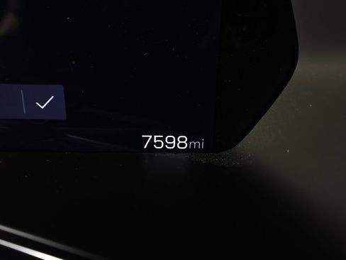 Used 2024 GMC Canyon AT4 w/ Technology Package image 9