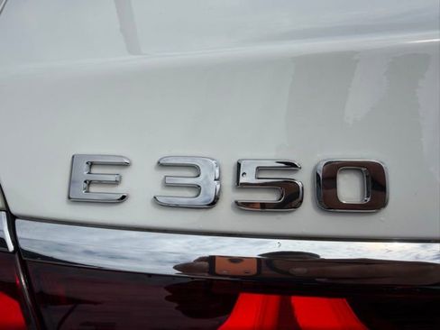 Used 2024 Mercedes-Benz E 350 4MATIC Sedan image 9