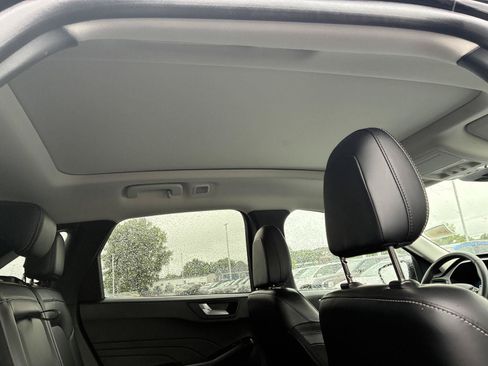 Used 2025 Ford Escape Platinum AWD/4WD image 14