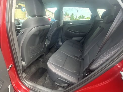 Used 2019 Hyundai Tucson Value FWD image 11