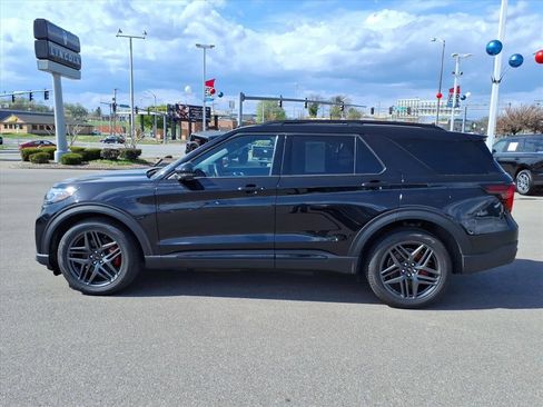 Certified 2025 Ford Explorer ST AWD/4WD image 2