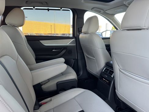 Used 2024 MAZDA CX-90 Plug-In Hybrid w/ Preferred image 39