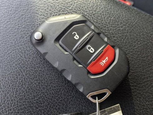 Used 2024 Jeep Gladiator Sport AWD/4WD image 32