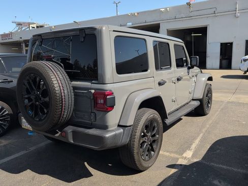 Used 2023 Jeep Wrangler Unlimited Sahara AWD/4WD image 6