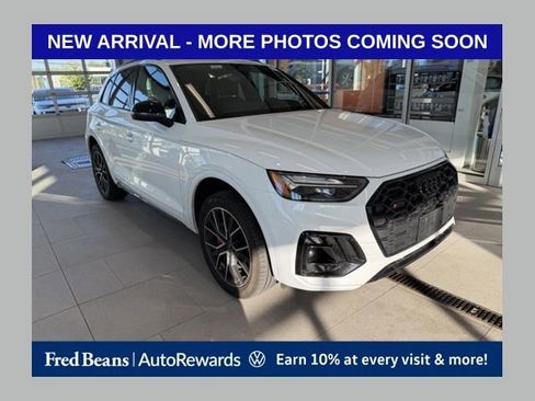 Used 2025 Audi SQ5 Premium Plus w/ Premium Plus Package AWD/4WD image 1