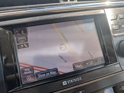 Used 2014 Toyota Avalon Limited w/ Technology Package FWD image 15