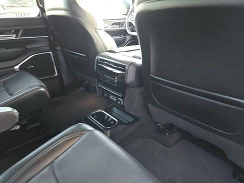 Used 2024 Jeep Wagoneer Series II AWD/4WD image 86