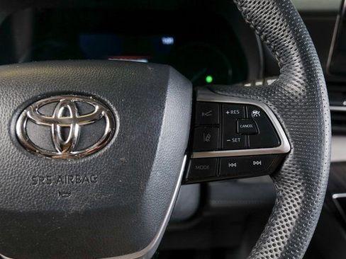 Used 2023 Toyota Sienna Limited AWD/4WD image 14