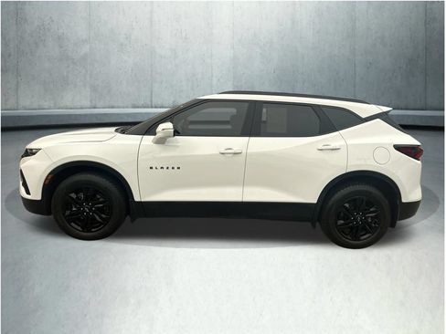 Used 2021 Chevrolet Blazer LT FWD image 2