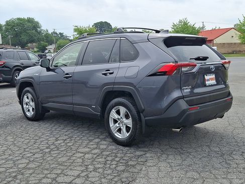 Used 2020 Toyota RAV4 LE AWD/4WD image 4