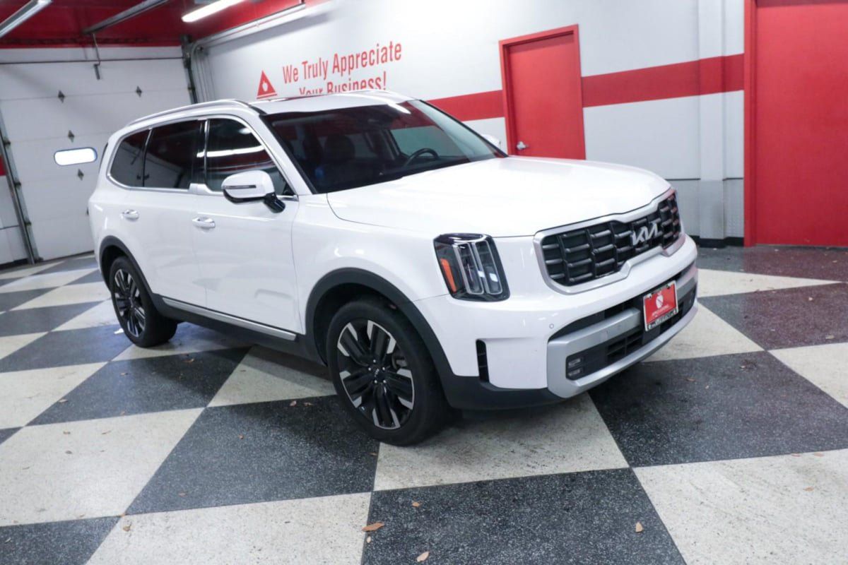 Used 2024 Kia Telluride SX FWD image 3