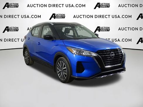 Used 2023 Nissan Kicks SV FWD image 2