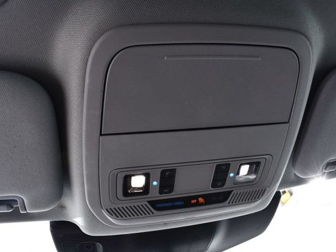 Used 2024 Ford Explorer XLT w/ Equipment Group 202A AWD/4WD image 35