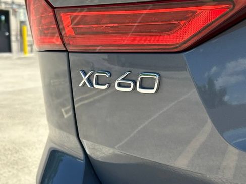 Certified 2024 Volvo XC60 B5 Core w/ Climate Package AWD/4WD image 38