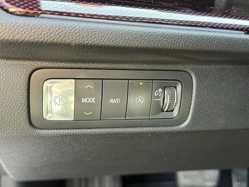 Used 2025 Chevrolet Traverse Z71 w/ Driver Confidence Package image 37