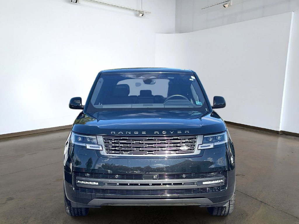 Used 2023 Land Rover Range Rover SE AWD/4WD image 2