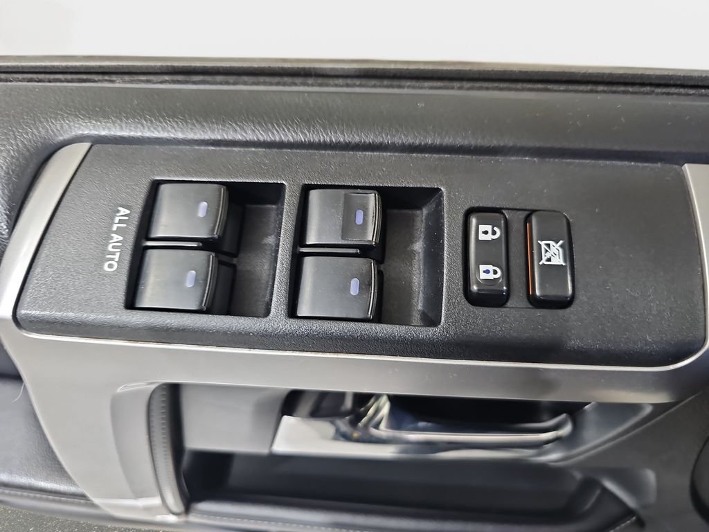 Used 2016 Toyota 4Runner SR5 AWD/4WD image 29