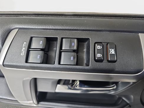 Used 2016 Toyota 4Runner SR5 AWD/4WD image 29
