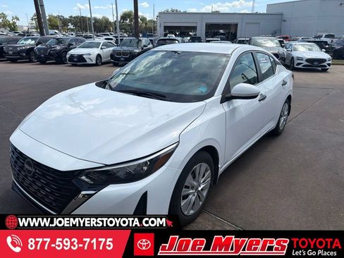 Used 2025 Nissan Sentra S FWD image 1