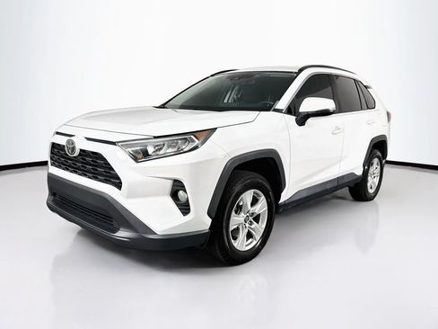 Used 2021 Toyota RAV4 XLE w/ Convenience Package AWD/4WD image 3