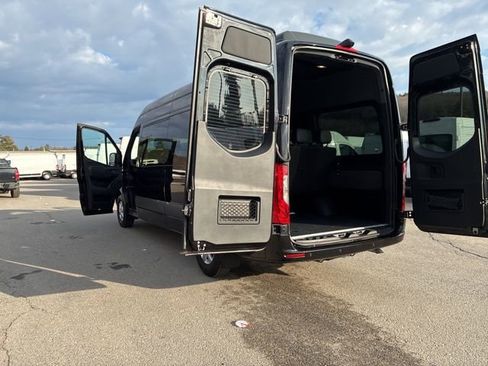 Used 2021 Mercedes-Benz Sprinter 2500 image 21