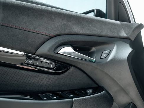 Used 2017 Chevrolet SS RWD image 21