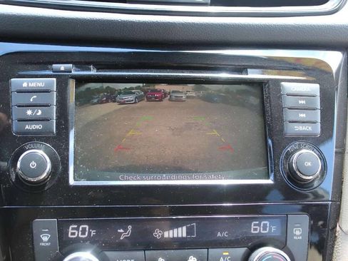 Used 2020 Nissan Rogue SV image 18