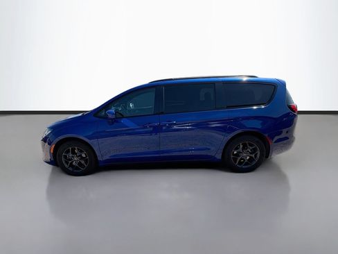 Used 2020 Chrysler Pacifica Touring-L w/ S Appearance Package FWD image 6