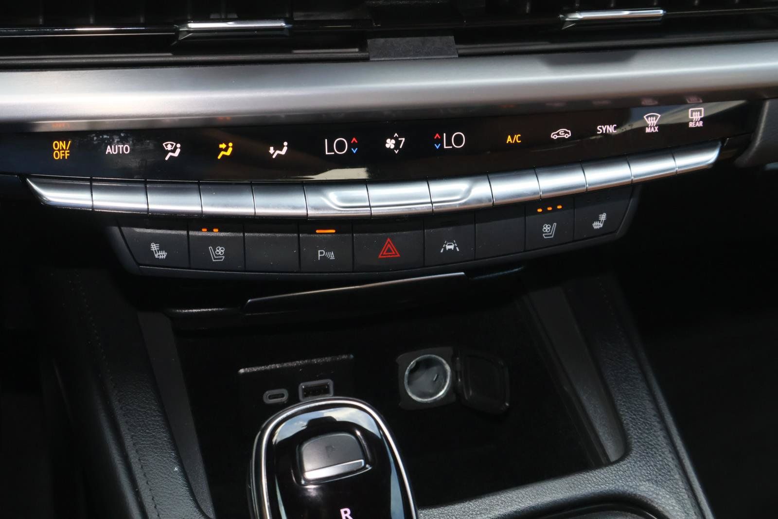 Certified 2024 Cadillac XT4 Sport FWD image 30