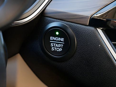 Used 2020 Ford Escape Titanium image 24