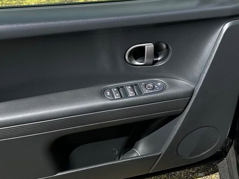 Certified 2025 Hyundai Ioniq 5 SE RWD image 9
