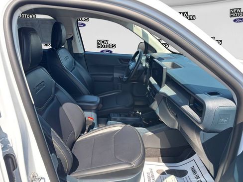 Used 2025 Ford Maverick Lobo AWD/4WD image 16