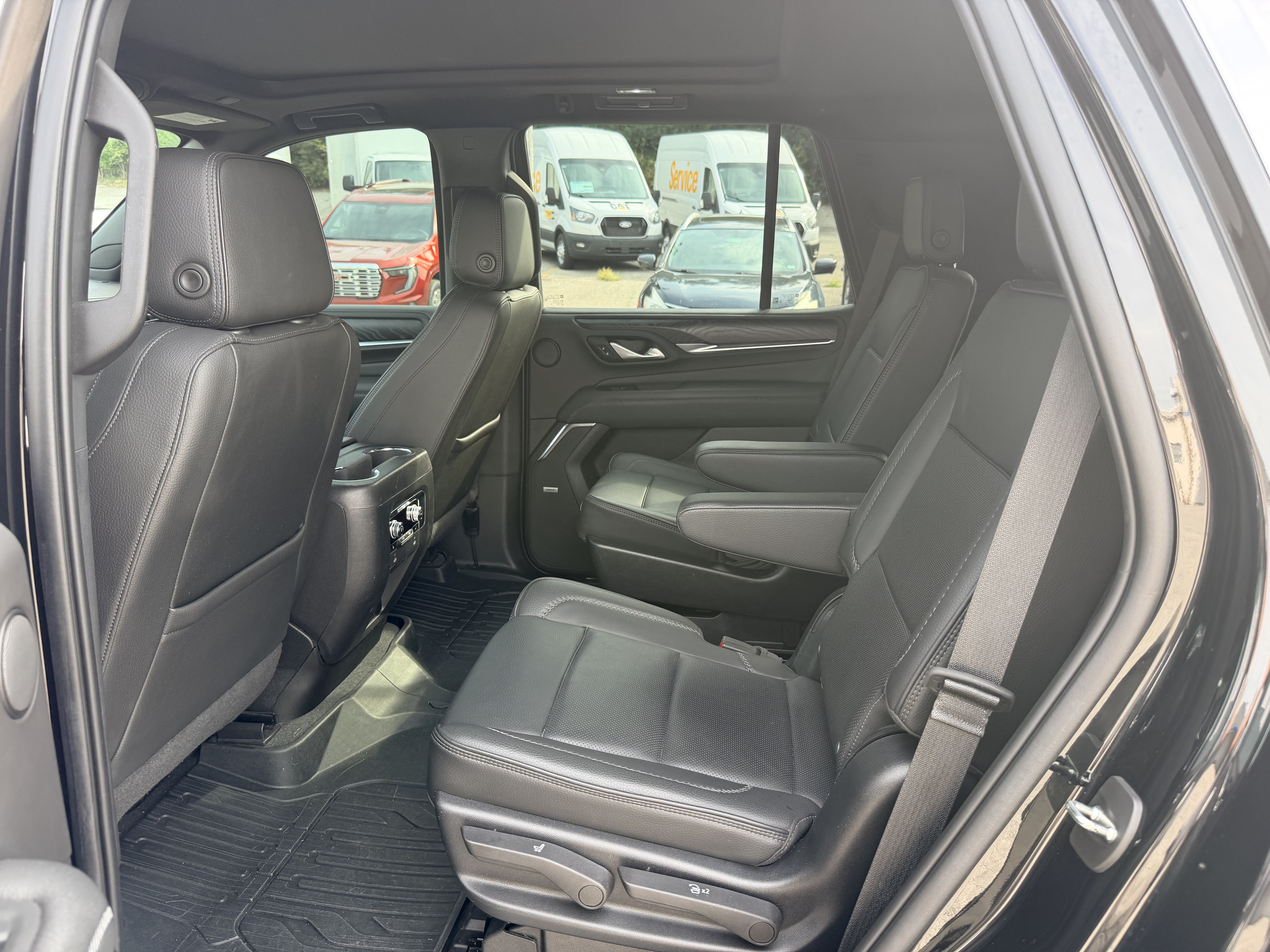 Used 2022 GMC Yukon Denali AWD/4WD image 12
