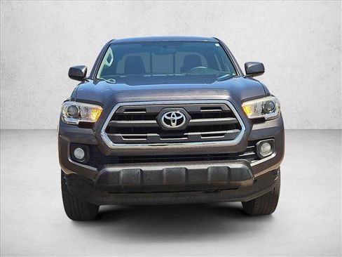 Used 2016 Toyota Tacoma SR5 w/ Towing Package RWD image 2