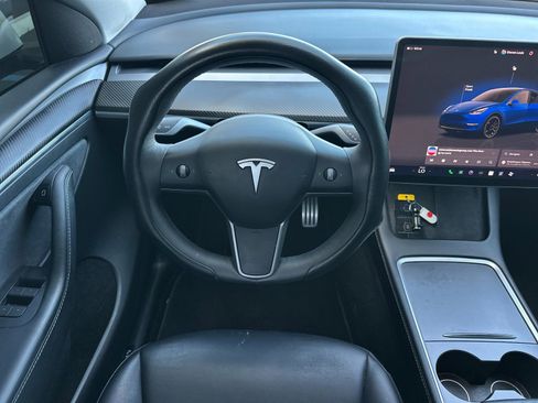 Used 2023 Tesla Model Y Performance image 13