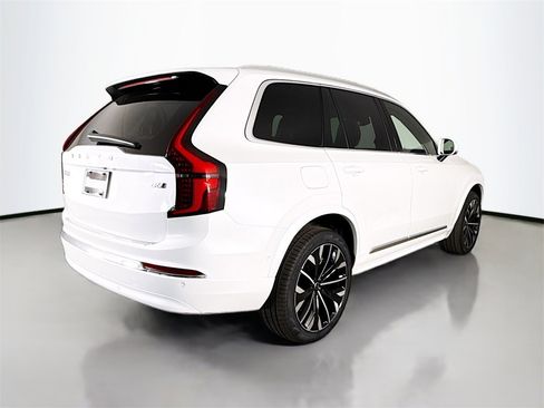 New 2025 Volvo XC90 B6 Plus w/ Protection Package Premier image 7