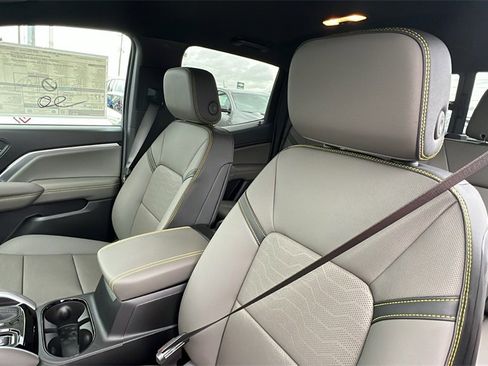 New 2026 Chevrolet Colorado ZR2 w/ Technology Package image 15