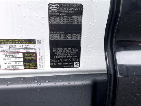 Used 2023 Land Rover Defender 110 X-Dynamic SE image 34