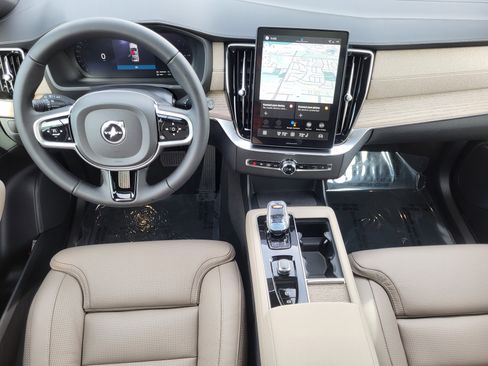 New 2026 Volvo XC90 T8 Ultra w/ Protection Package Premier AWD/4WD image 17