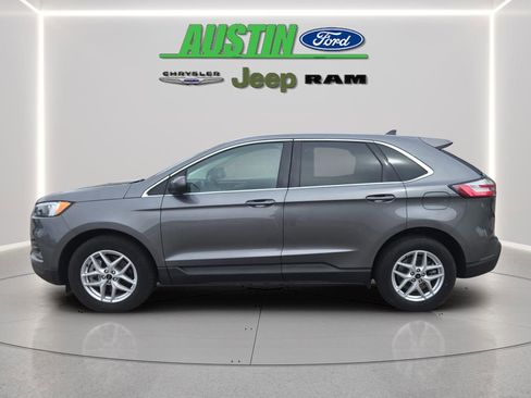 Certified 2024 Ford Edge SEL w/ Convenience Package AWD/4WD image 2