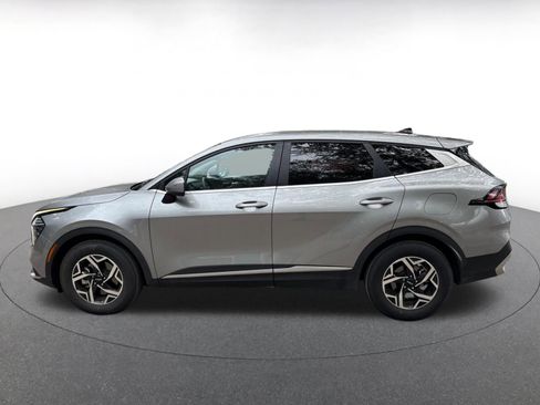 Used 2025 Kia Sportage LX FWD image 8