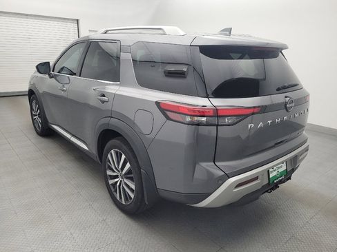 Used 2022 Nissan Pathfinder Platinum w/ Cargo Package FWD image 5