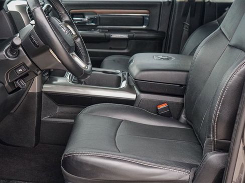 Used 2018 RAM 2500 Laramie w/ Sport Appearance Group AWD/4WD image 10